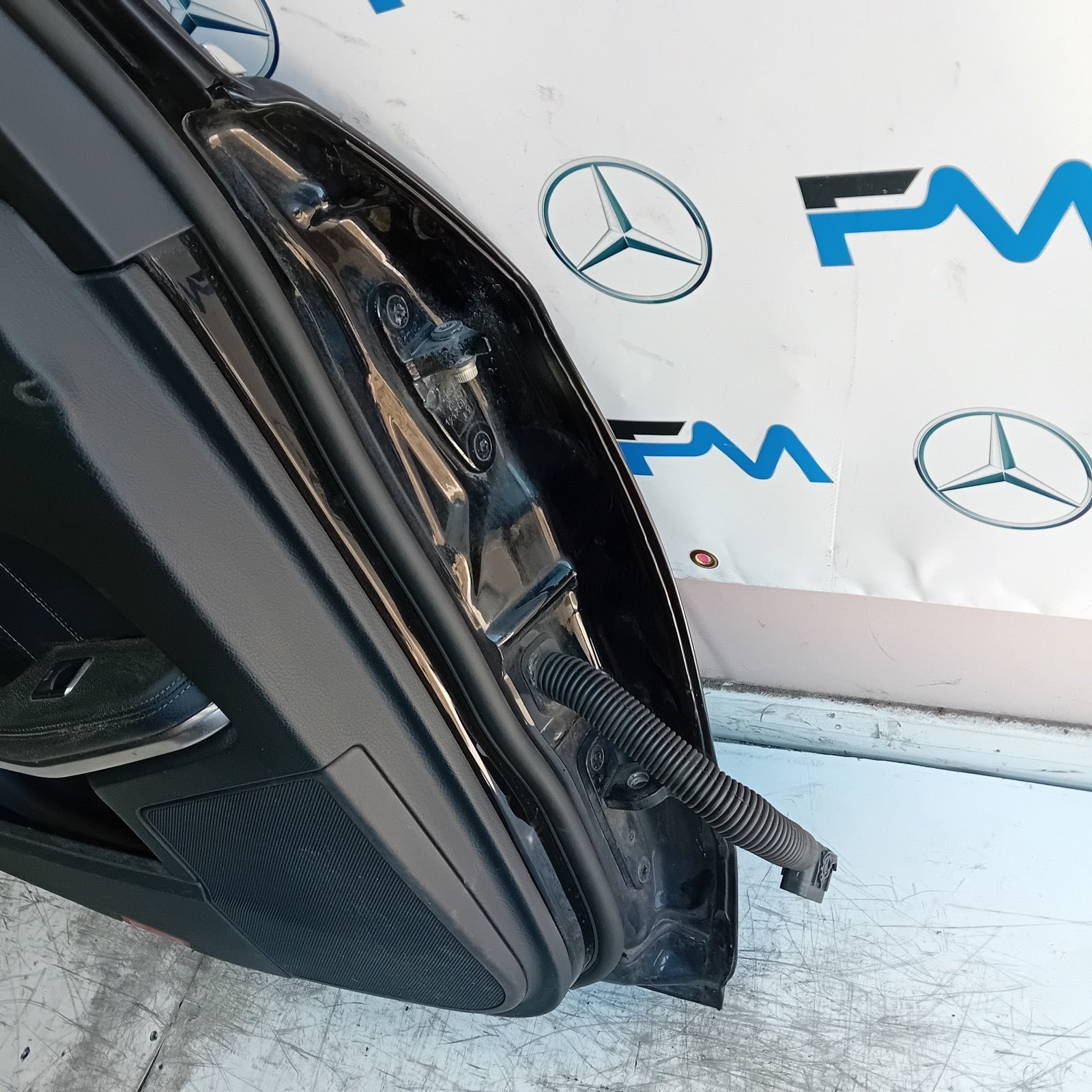 MERCEDES E-CLASS W212 PASSENGER REAR DOOR NSR BLACK 2014 COMPLETE FMD466