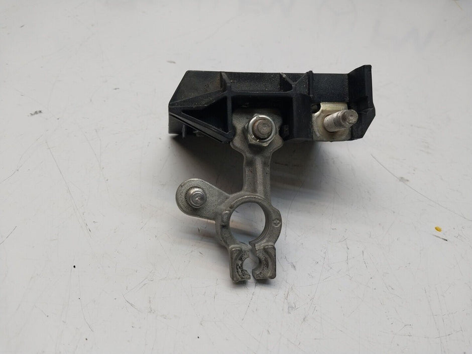 Mercedes W213 W205 W218 W238 W253 Negative Battery Tray Clamp A0009061505FM00249