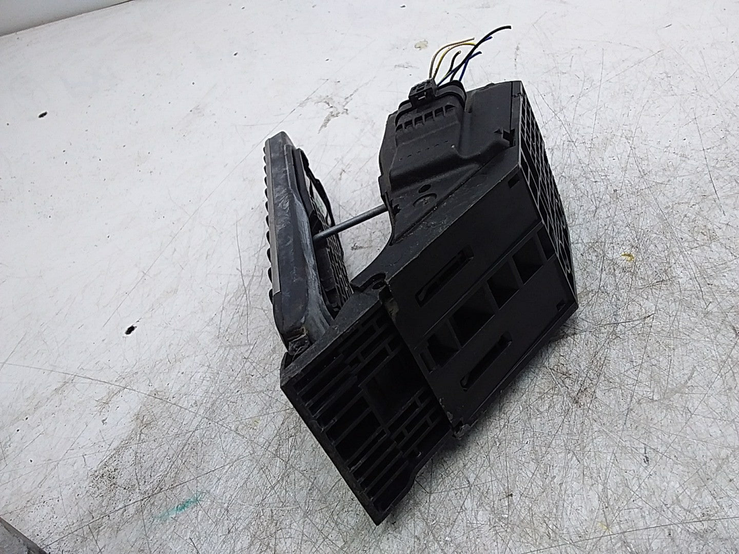MERCEDES C-CLASS W205 ACCELERATOR THROTTLE GAS PEDAL A2053000104 FMR286