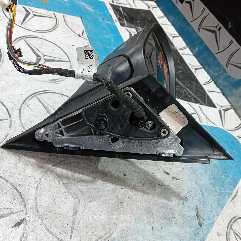MERCEDES BENZ C-CLASS W205 WING MIRROR PASSENGER SIDE FRONT IN BLACK A2058104702