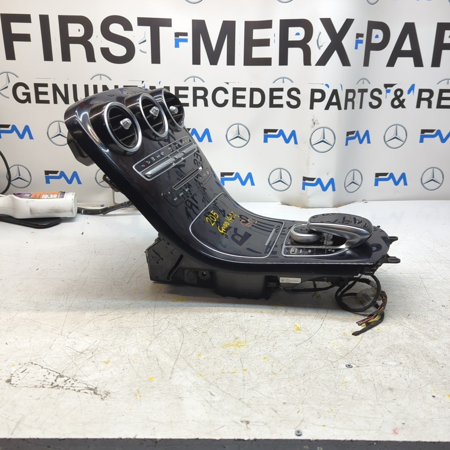  MERCEDES E-CLASS W205 CENTRE CONSOLE + 3 AIR VENT A2054402324 FM001405