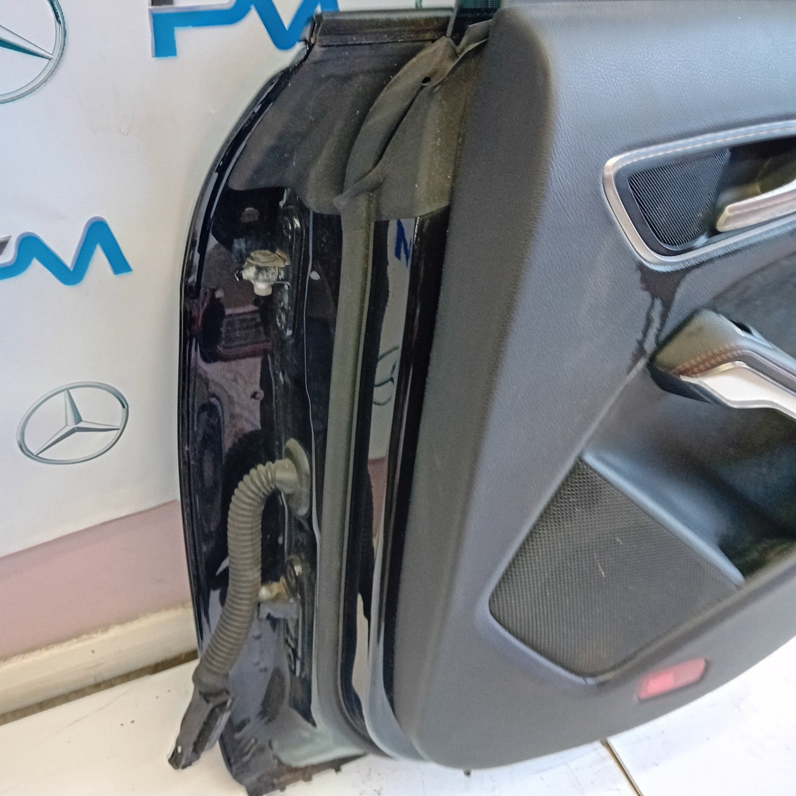MERCEDES BENZ CLA-CLASS W117 DRIVER SIDE REAR DOOR ( OFF SIDE REAR ) FM011