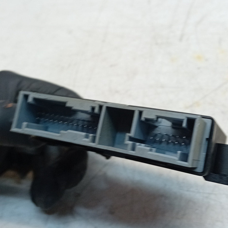 MERCEDES S C-CLASS PARKING SENSOR CONTROL MODULE W205 W222 A0009004404 FM001551
