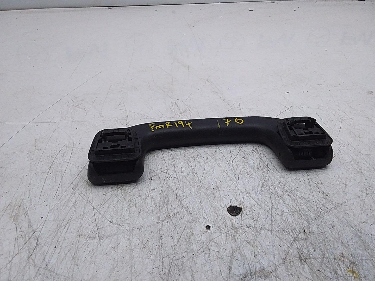 MERCEDES A-CLASS W176 REAR ROOF GRAB HANDLE PASSENGER SIDE  A0998150039 FMR194