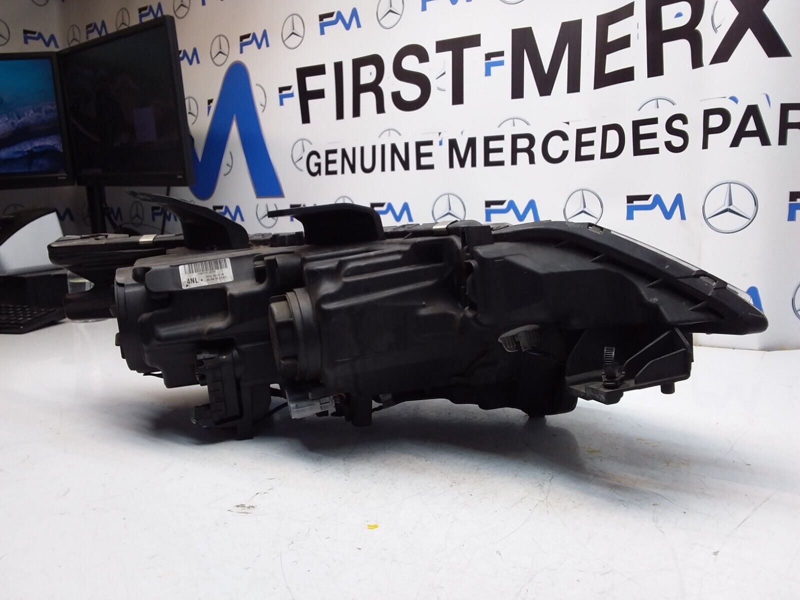 MITSUBISHI OUTLANDER MK3 2015 HEADLIGHT  PASSANGER SIDE LEFT L0094N087W FMH64