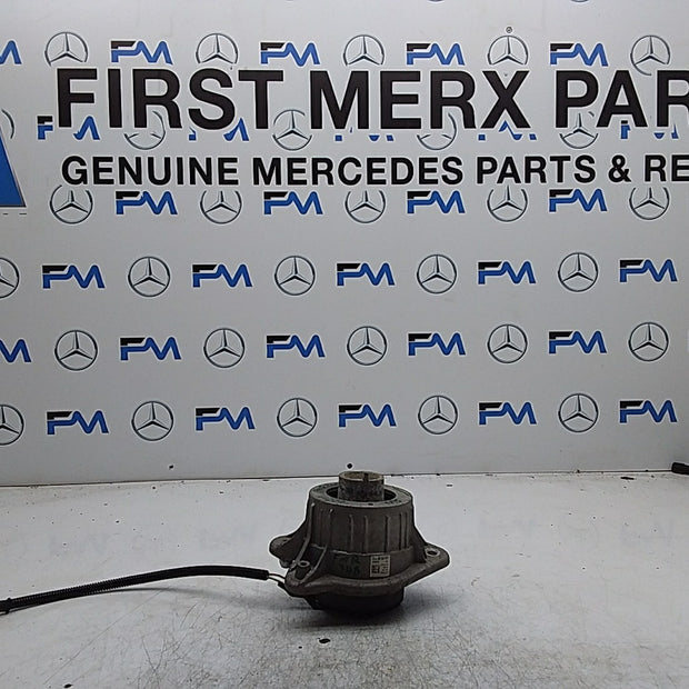 MERCEDES BENZ  S-CLASS  W222  ENGINE MOUNT LEFT NS A2222407517 FMR348