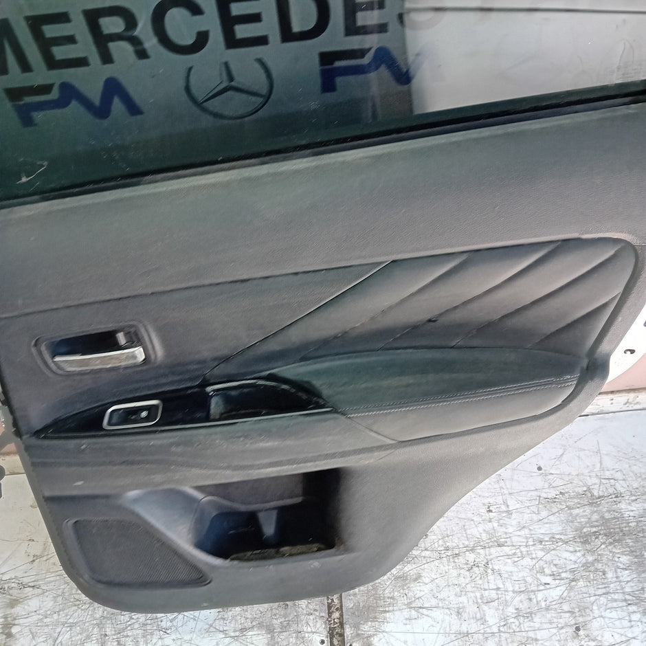 MITSUBISHI OUTLANDER MK3 DRIVER REAR DOOR OSR 2013 WHITE COMPLETE FMD363