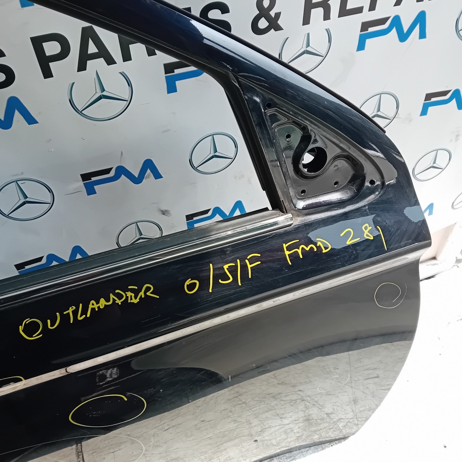MITSUBISHI OUTLANDER MK3 DRIVER SIDE FRONT DOOF OSF 2013 FMD281
