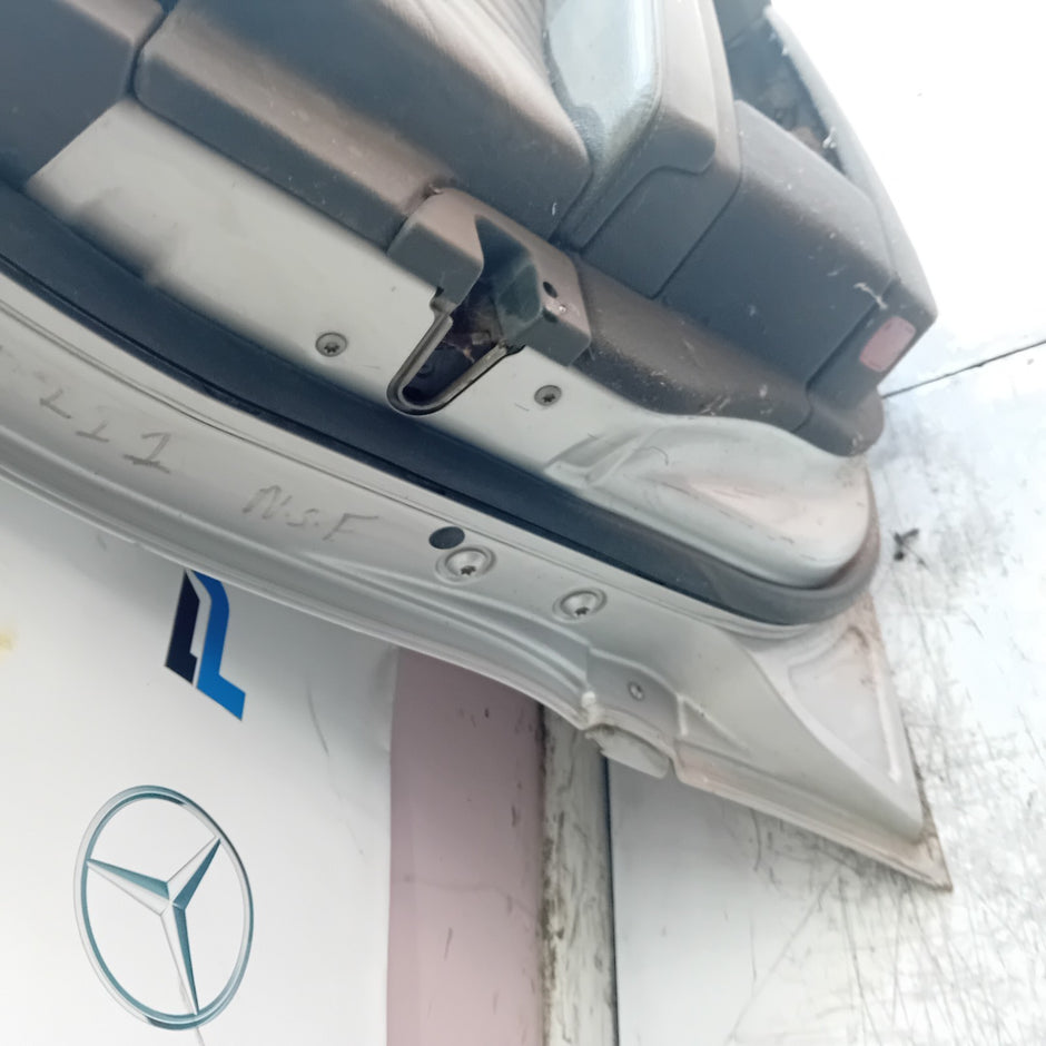 MERCEDES E-CLASS W211 PASSENGER FRONT DOOR NSF 2009 SILVER FMD504