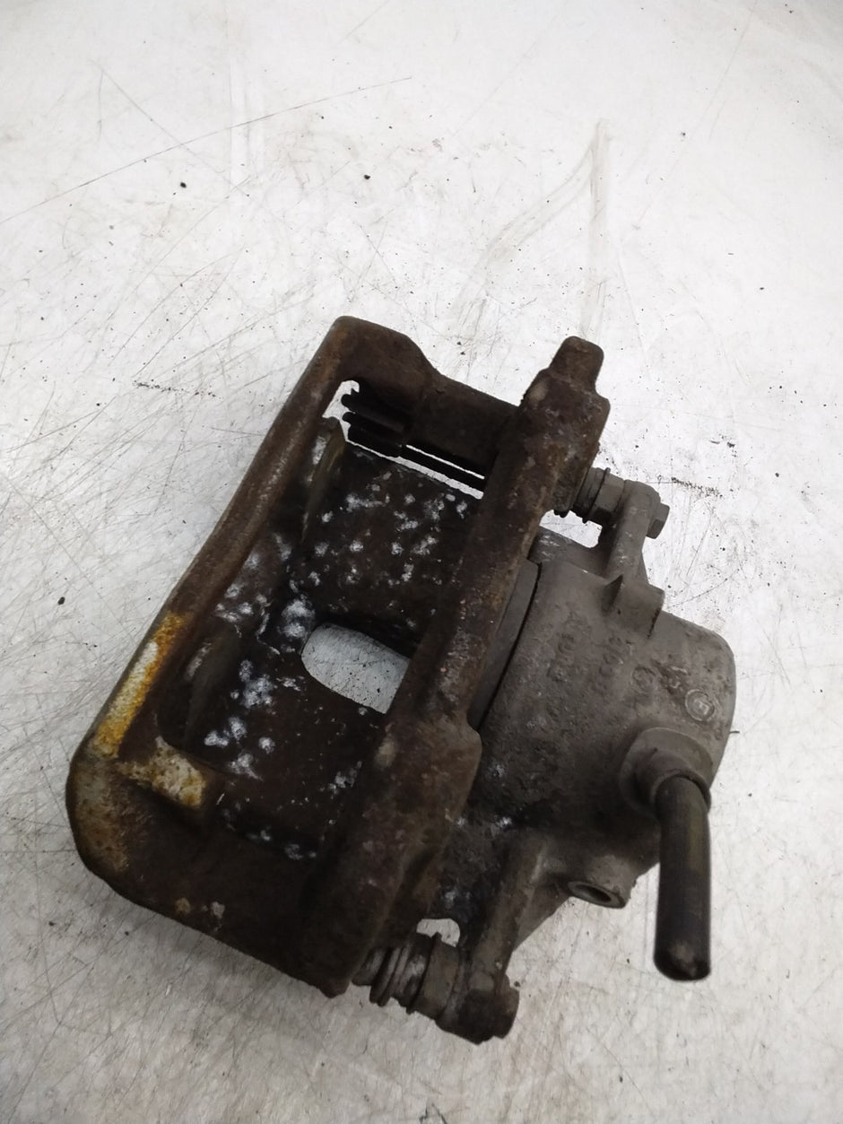 MERCEDES  C-CLASS W205 BRAKE CALIPER FRON LEFT PASSENGER SIDE  FMR140