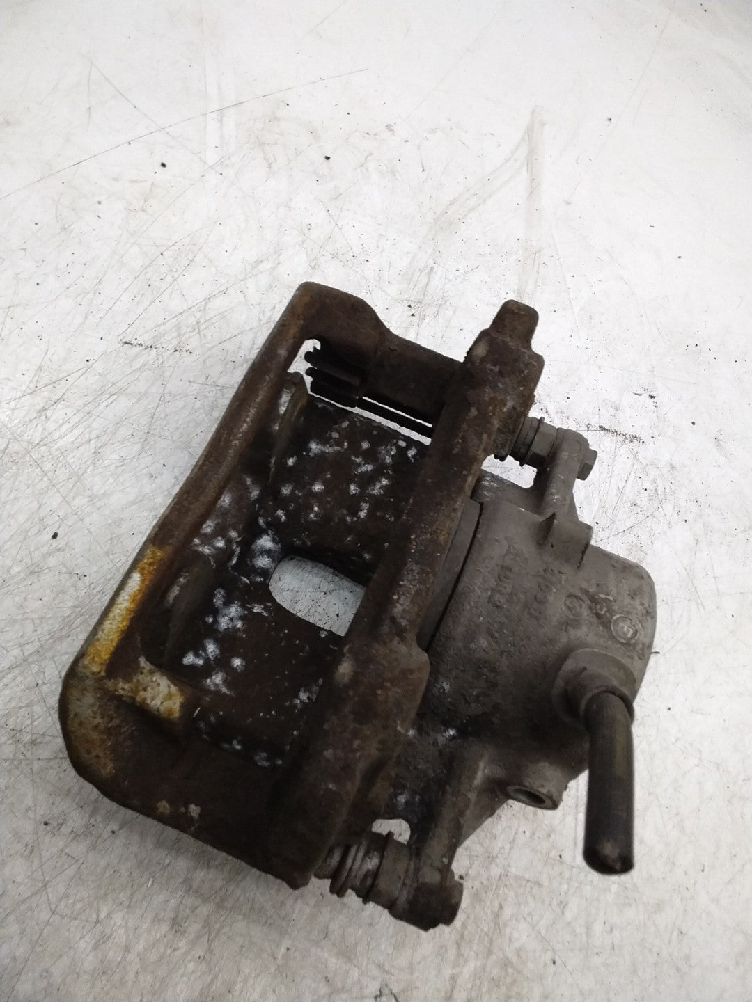 MERCEDES  C-CLASS W205 BRAKE CALIPER FRON LEFT PASSENGER SIDE  FMR140