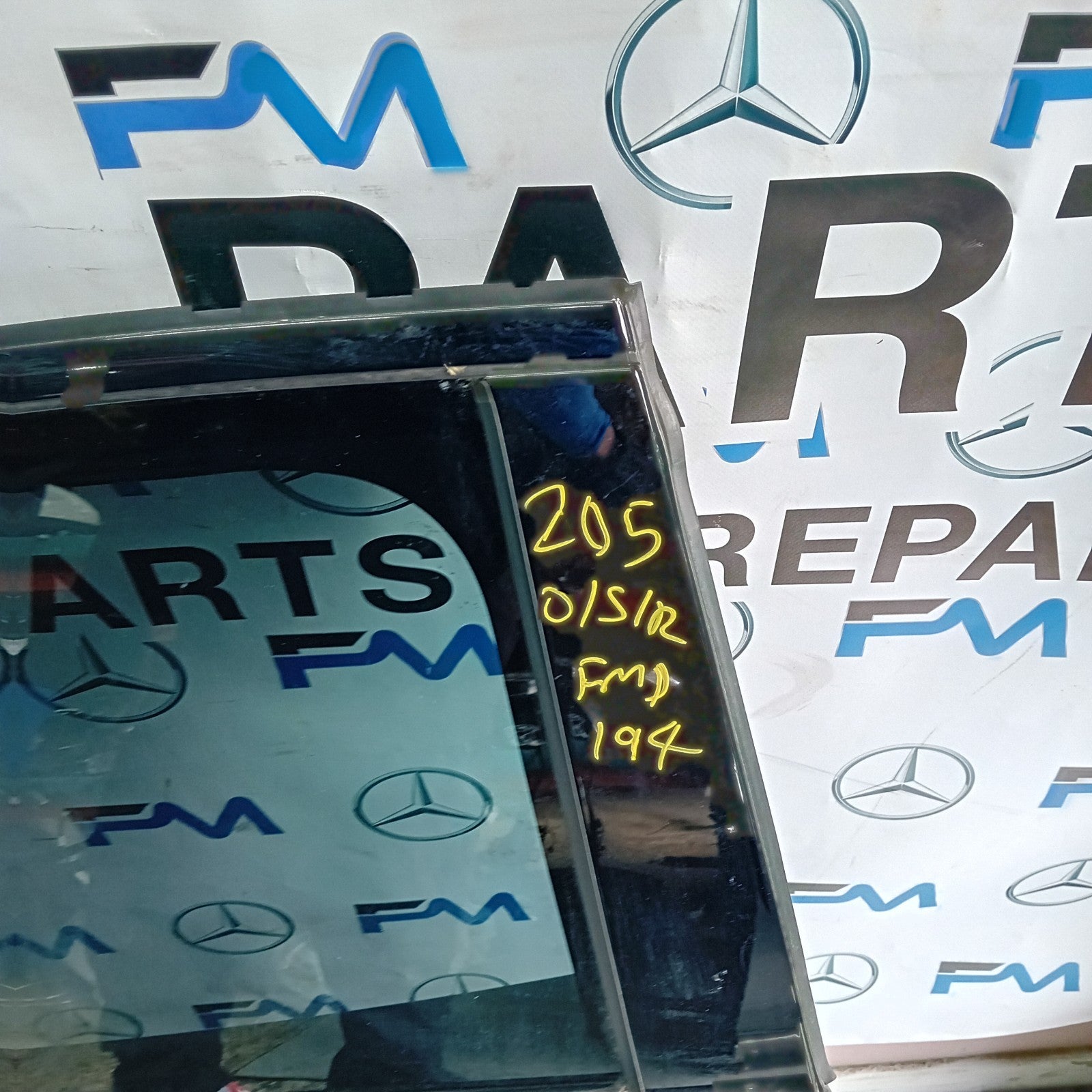 MERCEDES C-CLASS W205 SALOON DRIVER REAR DOOR OSR BLACK 2014 ON COMPLETE FMD194
