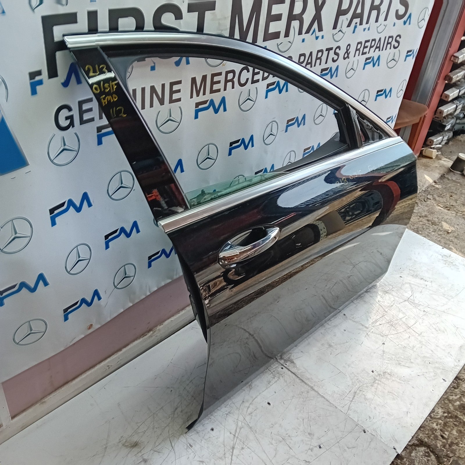 MERCEDES BENZ  E-CLASS W213 DRIVER SIDE FRONT DOOR O/S/F COMPLETE BLACK FMD112