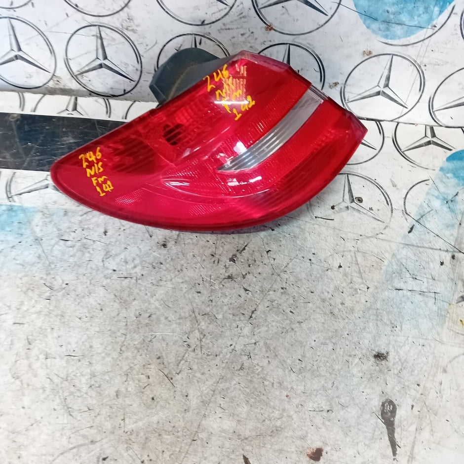 MERCEDES BENZ B-CLASS W246 PASSENGER SIDE REAR TAIL LIGHT