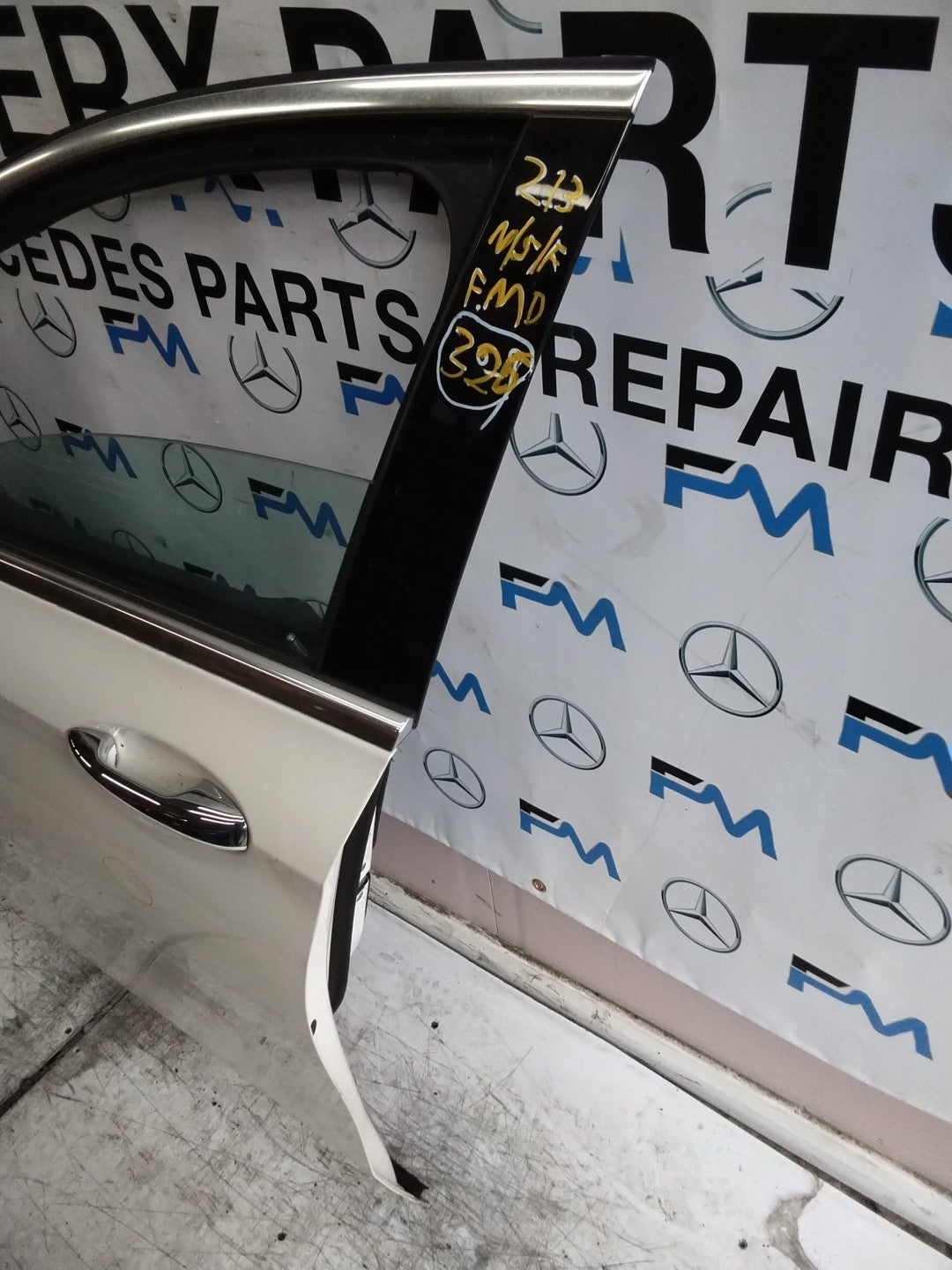 MERCEDES E-CLASS W213 SLN PASSENGER FRONT DOOR NSF WHITE 2016 ON COMPLETE FMD326