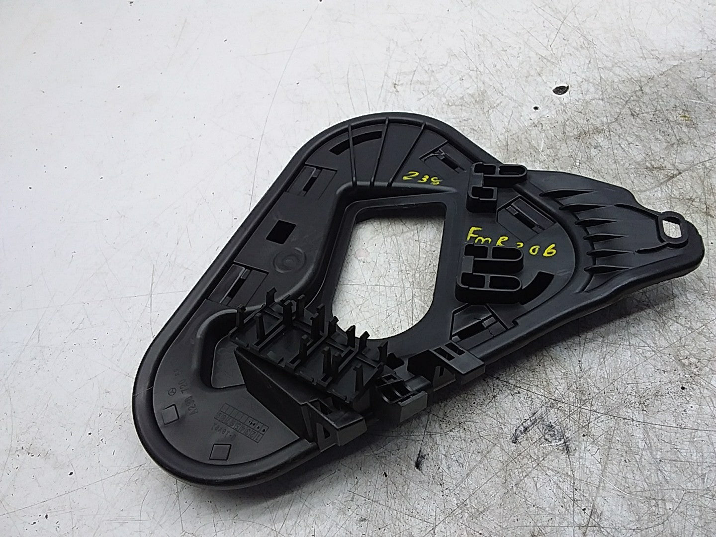 MERCEDES E-CLASS W238 INNER DOOR PANEL COVER FRONT RIGHT A2387205802 FMR206