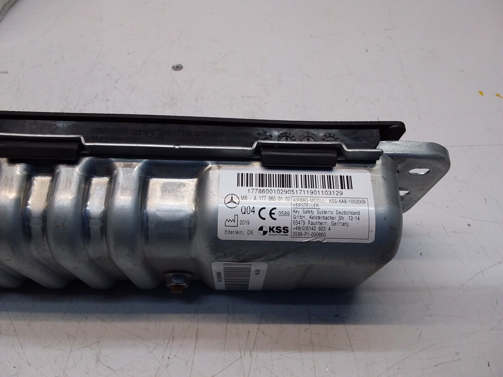 2019 MERCEDES BENZ A-CLASS W177 DRIVER SIDE KNEE AIRBAG A1778600102 FM00325