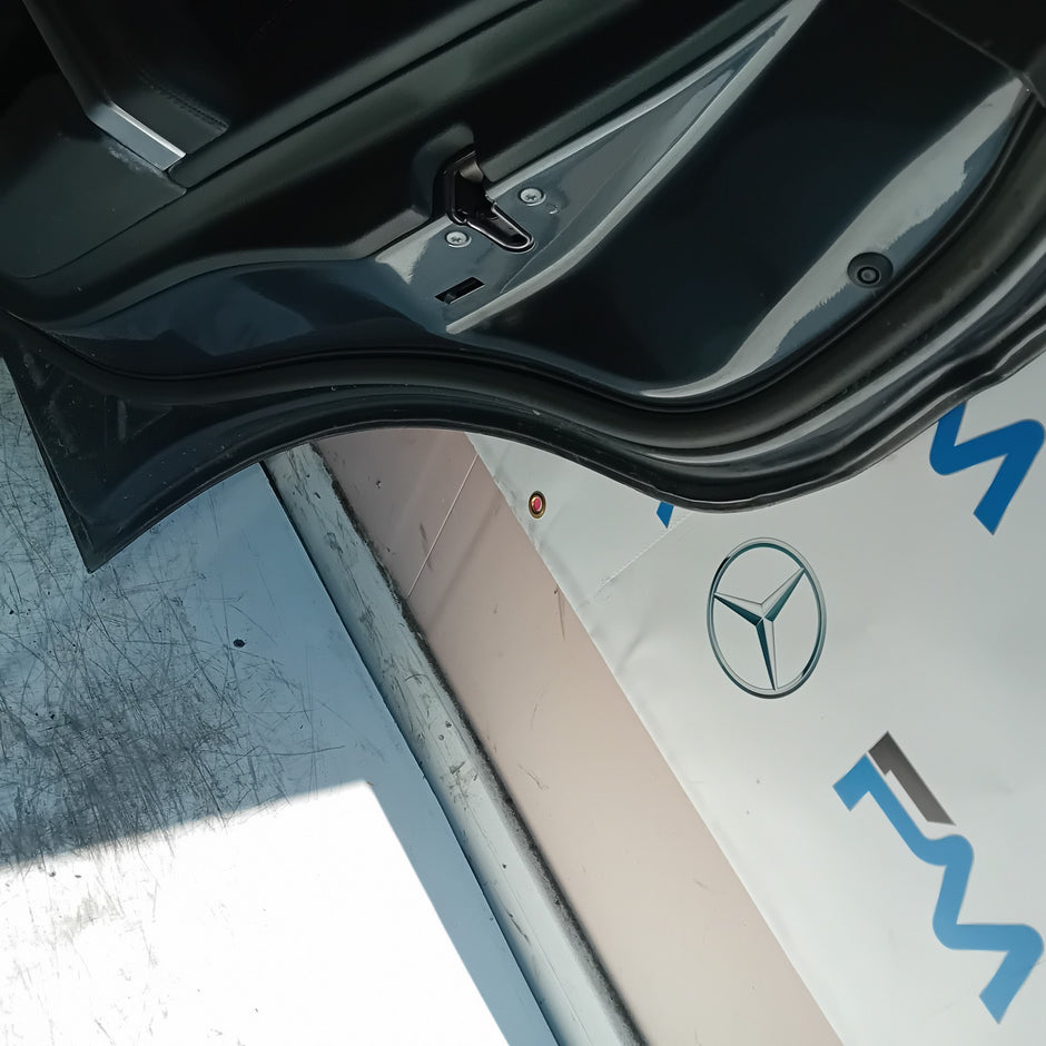 MERCEDES BENZ  E-CLASS W212 DRIVER REAR DOOR OSR  2014 GREY COMPLETE FMD486
