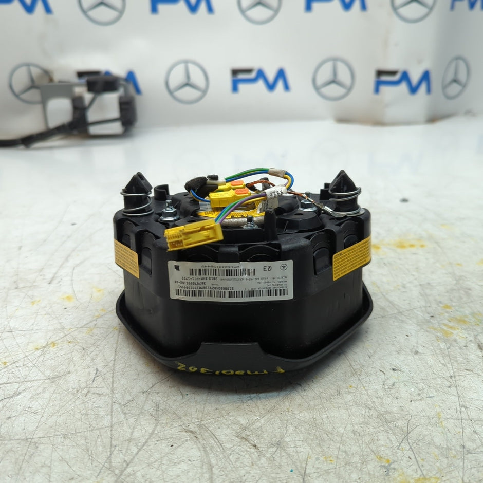 MERCEDES BENZ  B-CLASS W246 STEERING WHEEL AIRBAG DRIVER OS RIGHT Q3  FM001362