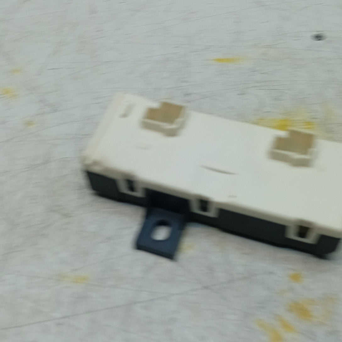 MERCEDES E-CLASS TAILGATE CONTROL MODULE W213 A2139004711 2016 ON FM001319