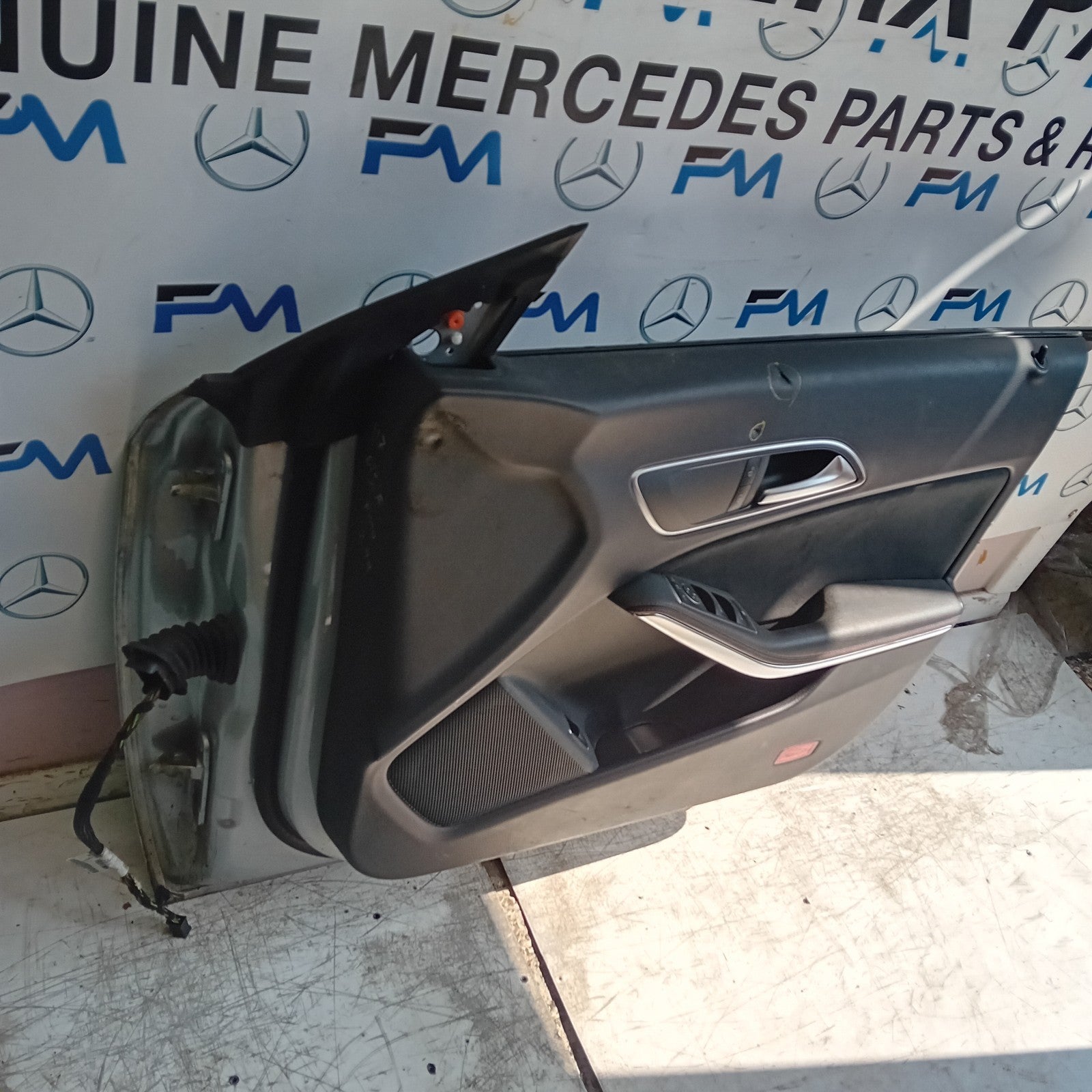 MERCEDES BENZ CLA W117 DRIVER FRONT DOOR OSF SILVER 2013-19 COMPLETE FMD299