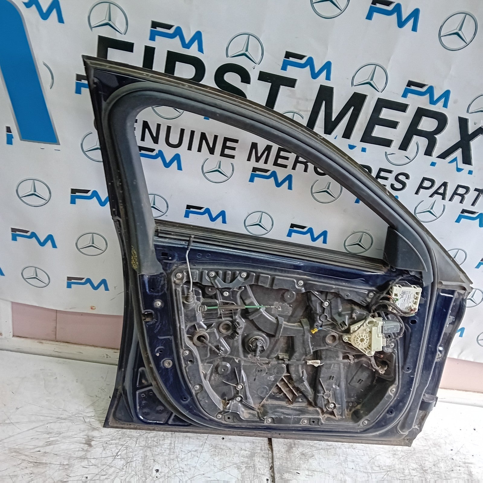 MERCEDES C-CLASS W205 PASSENGER FRONT DOOR NSF BLUE 2014 ON FMD230