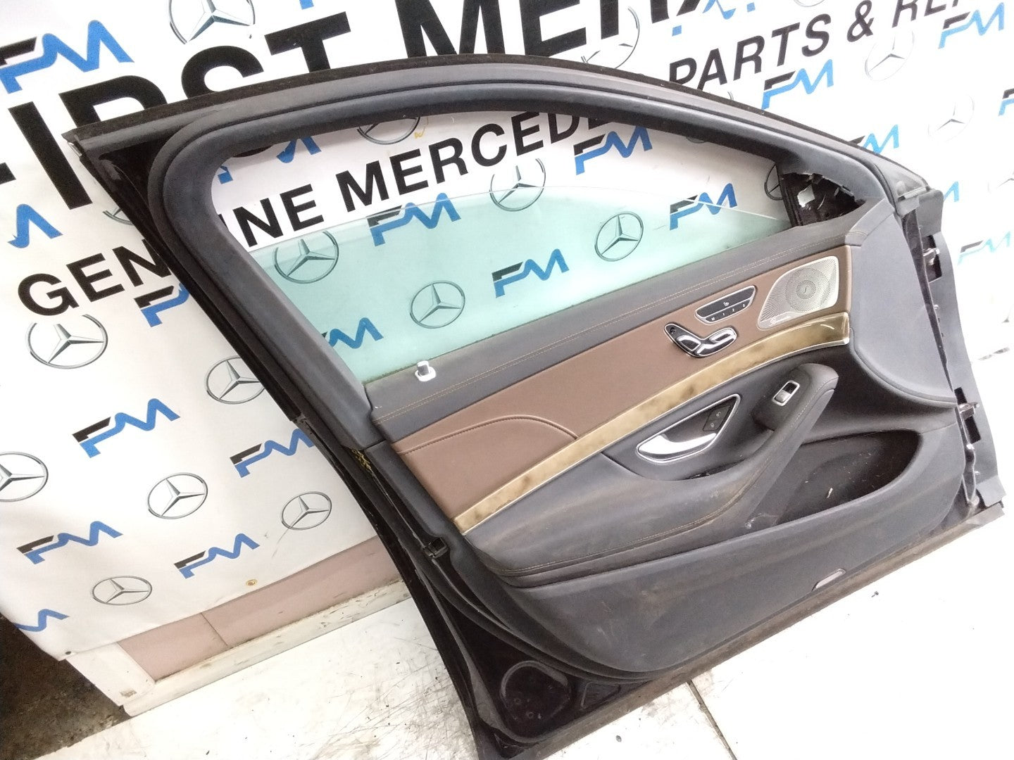 MERCEDES S-CLASS W222 SLN PASSENGER FRONT DOOR NSF BLACK 2014 ON COMPLETE FMD328