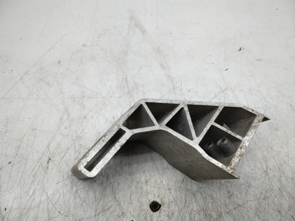 MERCEDES BENZ  C-CLASS W205 RADIATOR SUPPORT BRACKET LEFT FMR165