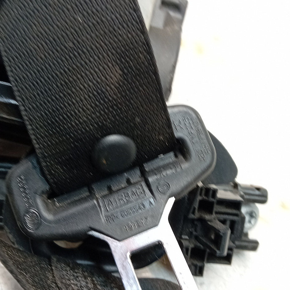MERCEDES BENZ  C-CLASS W205 SEAT BELT FRONT DRIVER A2058600285 BLACK FM001234