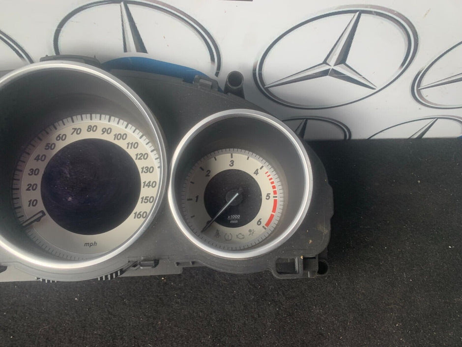 2015 MERCEDES E CLASS 2.1L Diesel Speedometer Speedo Clocks A2129007329