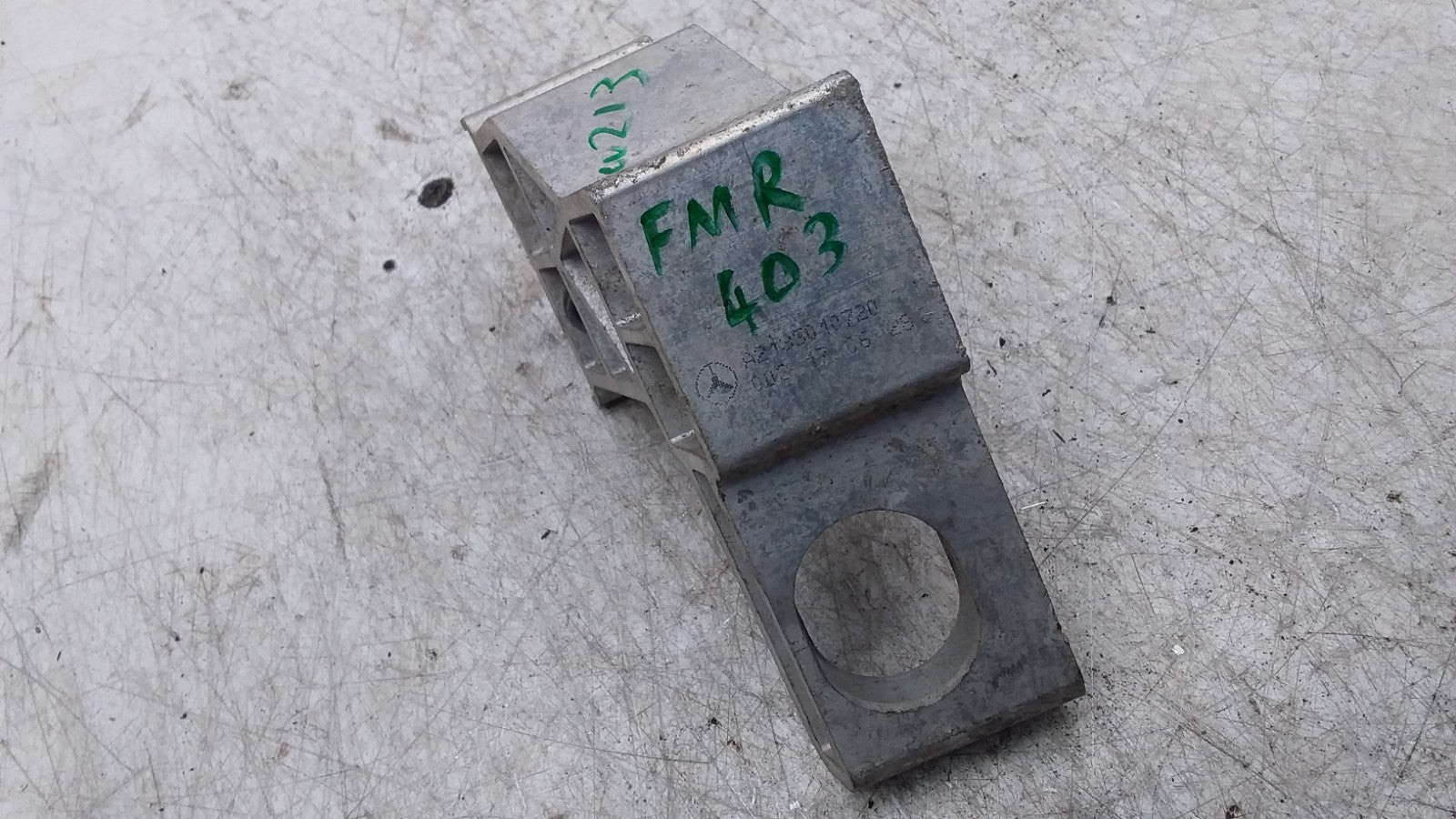 MERCEDES BENZ  E-CLASS  RADIATOR MOUNTING BRACKET RIGHT SIDE A2135010720 FMR403