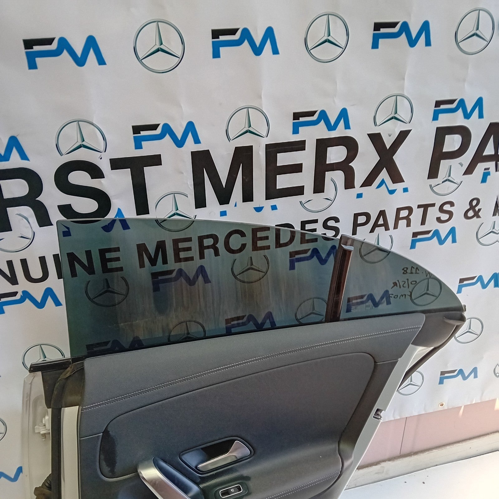 MERCEDES BENZ CLA-CLASS  W118 DRIVER SIDE FRONT DOOR ( OFF SIDE FRONT ) FM07