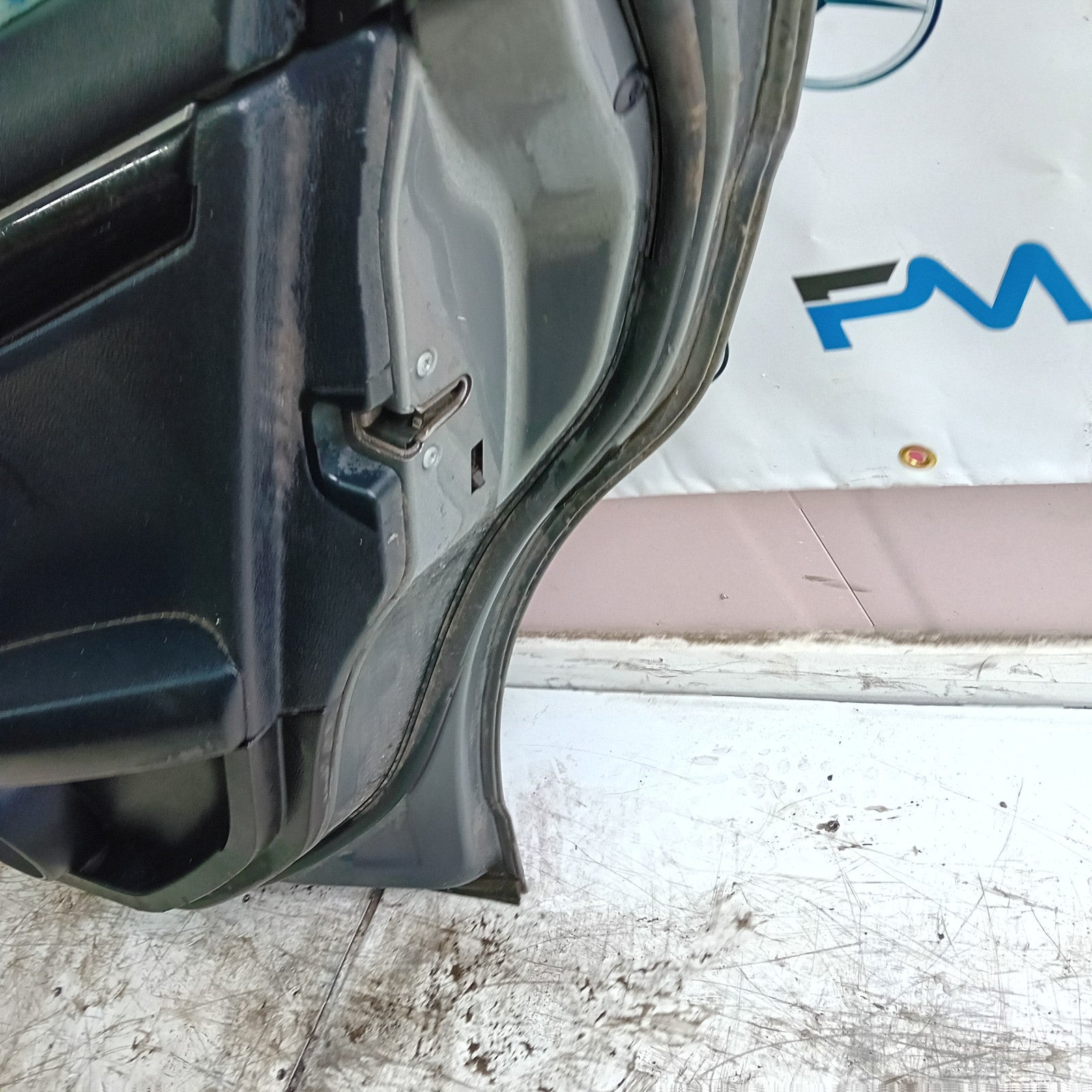 MERCEDES C-CLASS S204 EST DRIVER REAR DOOR OSR SILVER 2008-14 COMPLETE FMD252