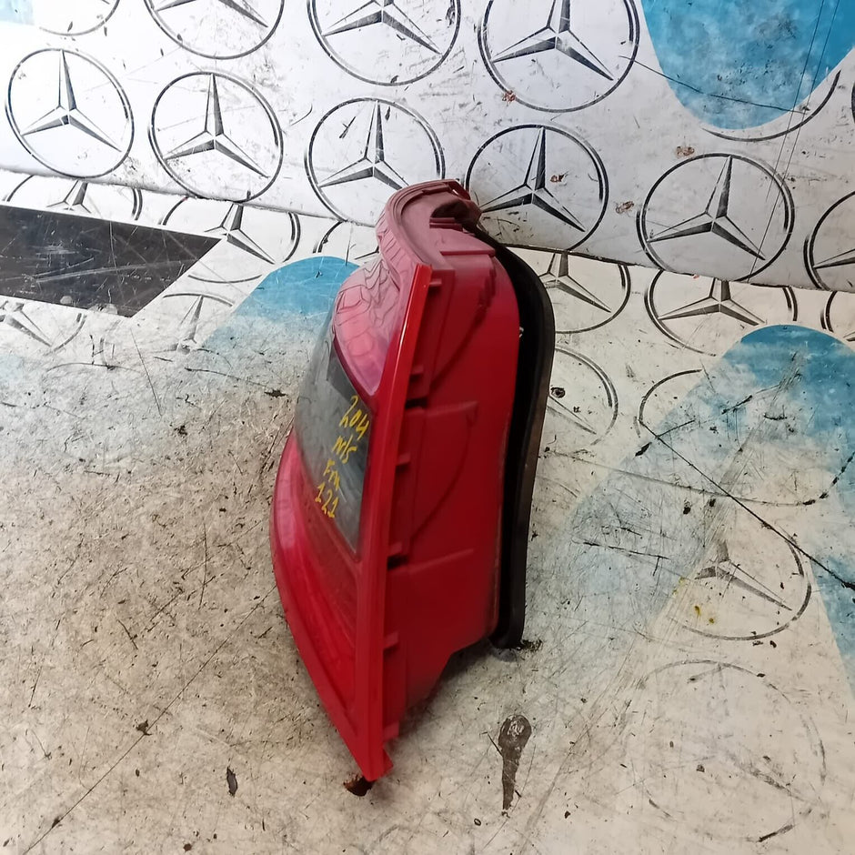 MERCEDES BENZ C-CLASS W204 REAR PASSENGER SIDE ( N.S ) TAIL LIGHT 2048202964