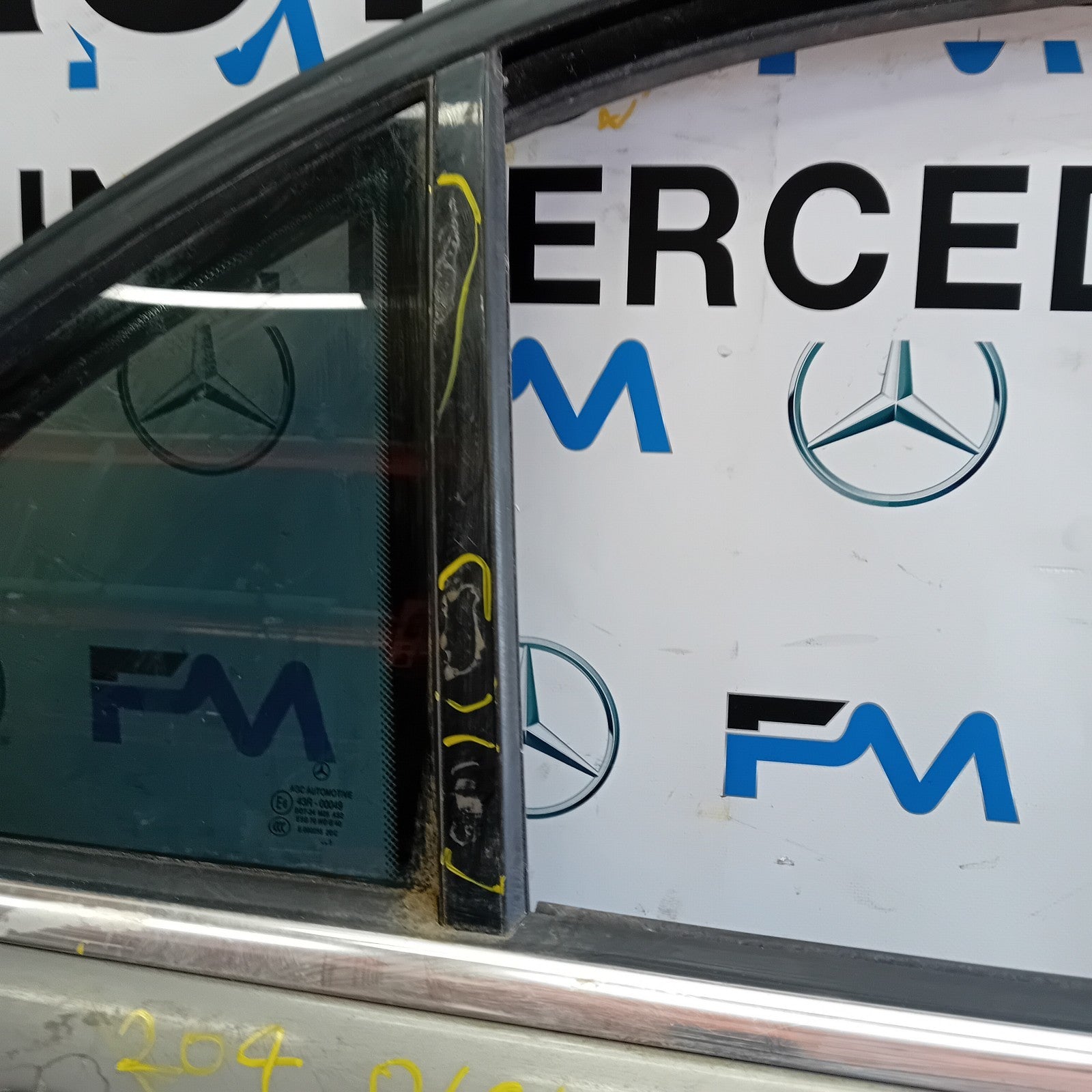 MERCEDES BENZ  BENZ C-CLASS W204 DRIVER REAR DOOR OSR 2012 GREY FMD526