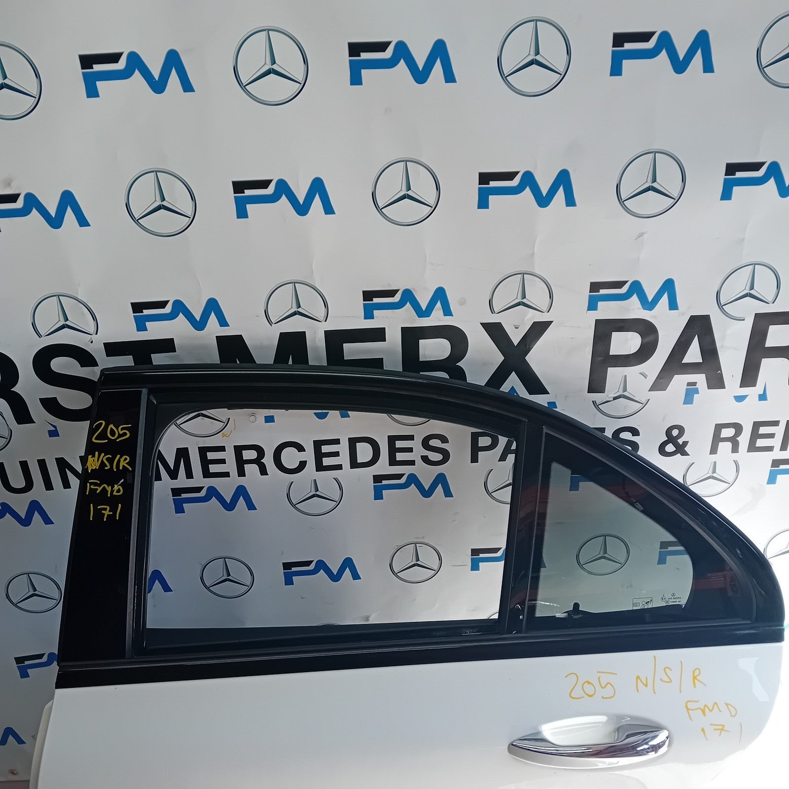 MERCEDES C-CLASS W205 COUP PASSENGER REAR DOOR NSR WHITE 2014 ON COMPLETE FMD171