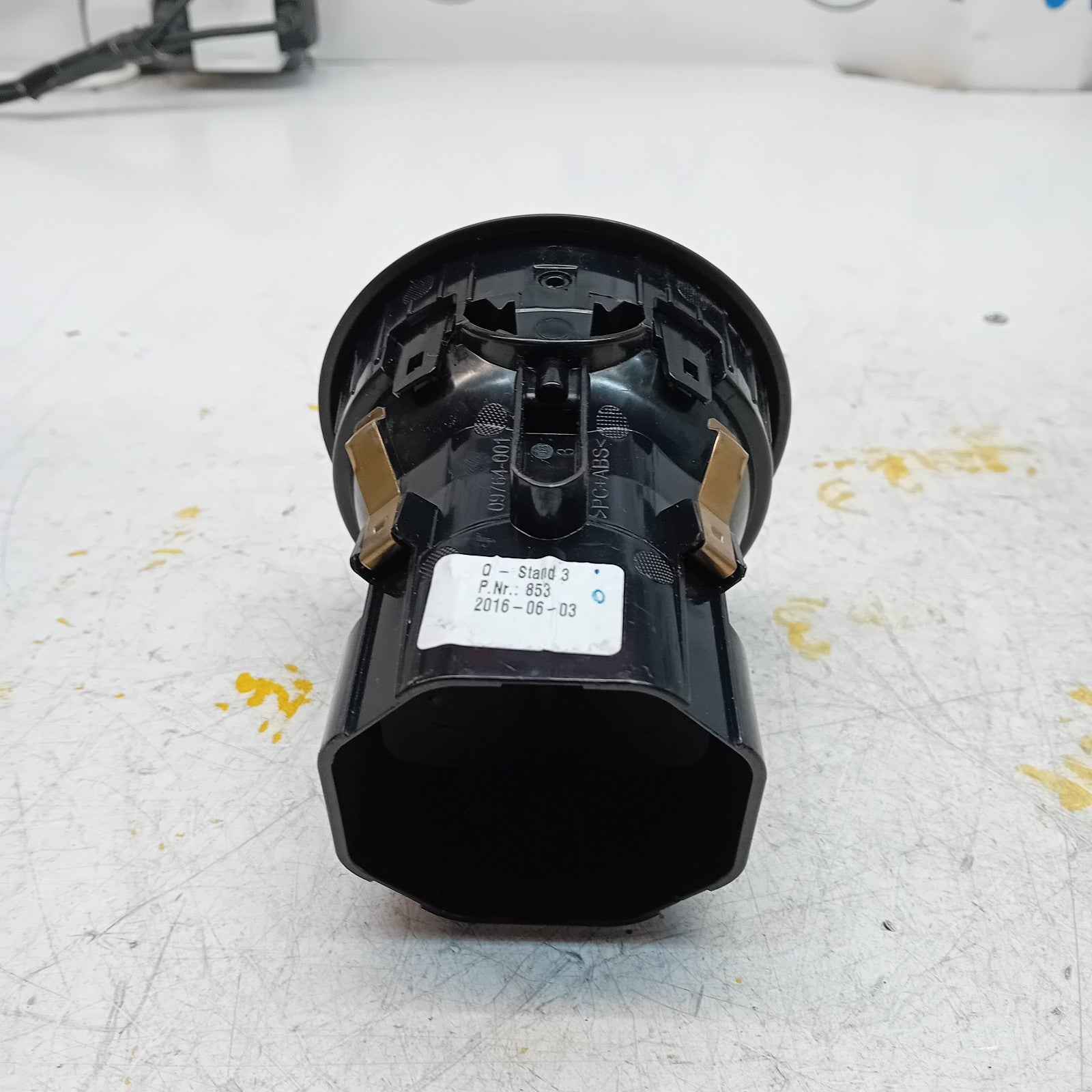 MERCEDES E-CLASS W213 DASHBOARD AIR VENT CENTRE 2016 A2138308000 FM001180