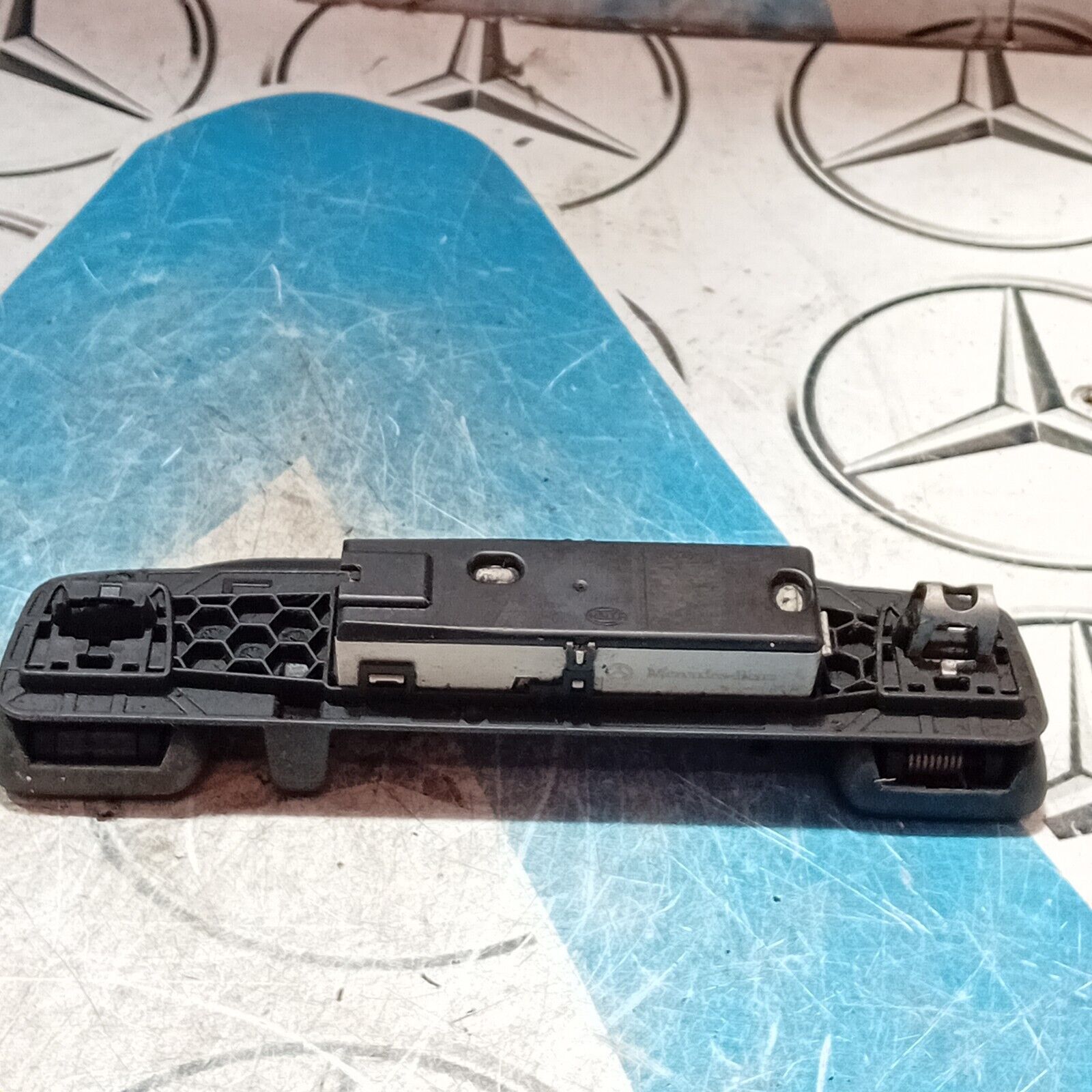 2016 MERCEDES E CLASS E220 W213 REAR LEFT SIDE INTERIOR ROOF HANDLE WITH LIGHT