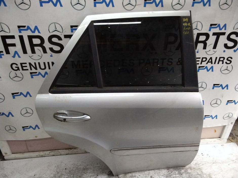 MERCEDES M-CLASS W164  DRIVER REAR DOOR OSR SILVER 2005-11 COMPLETE FMD566