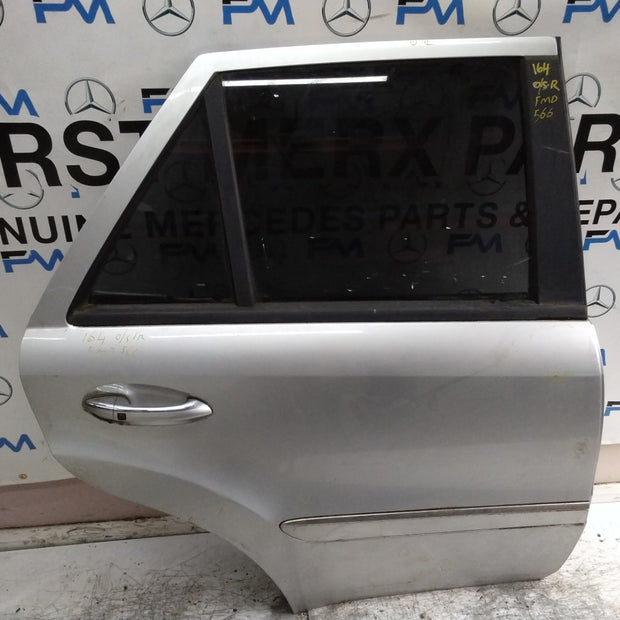 MERCEDES M-CLASS W164  DRIVER REAR DOOR OSR SILVER 2005-11 COMPLETE FMD566