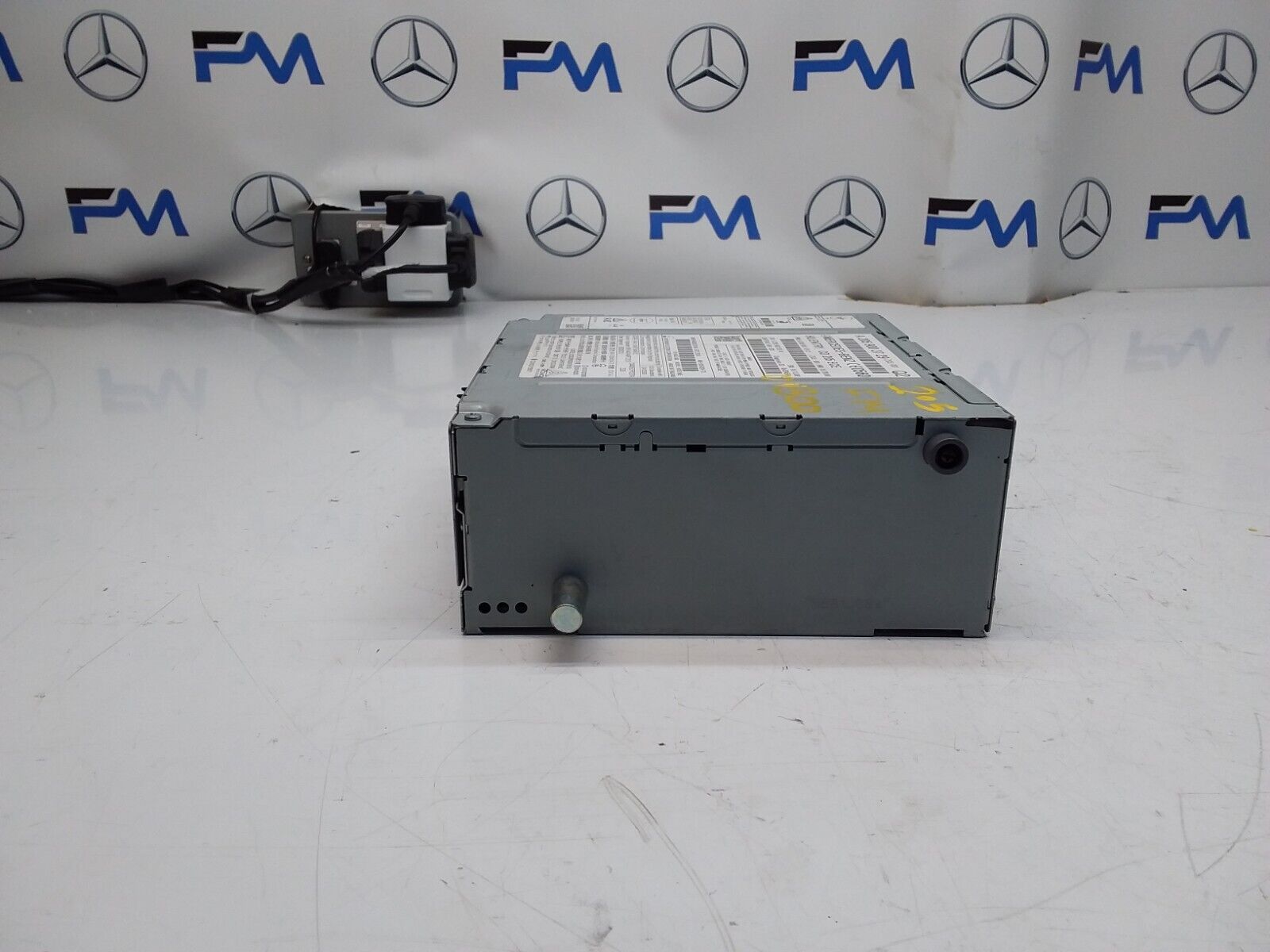 MERCEDES - BENZ E - CLASS W205 2016 RADIO SAT NAV HEAD UNIT  A2059003729 FM00300