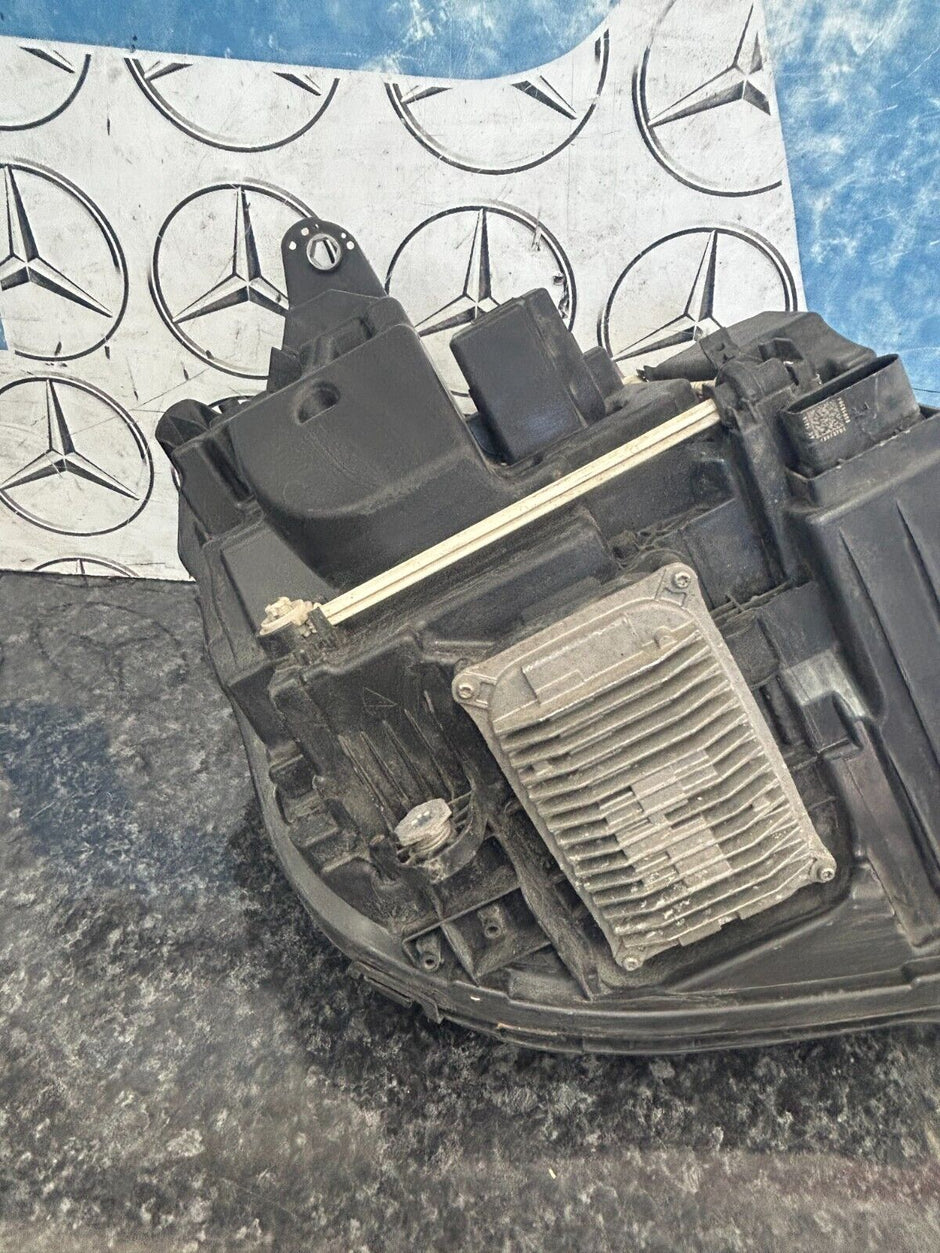 MERCEDES E CLASS W213 16 - 19 HEADLIGHT PASSENGER SIDE LEFT A2139069103 FMH70