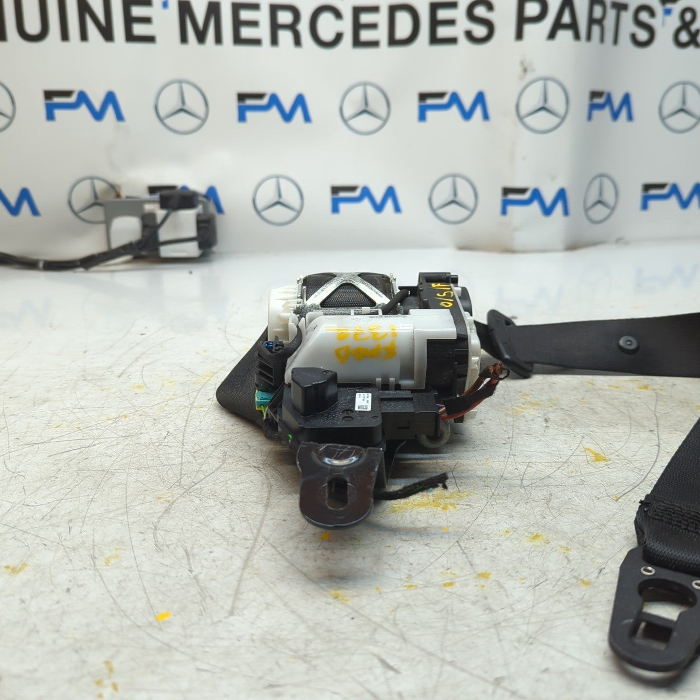 MERCEDES E-CLASS W213 FRONT DRIVER SIDE SEAT BELT BLACK A2138605600 FM001372