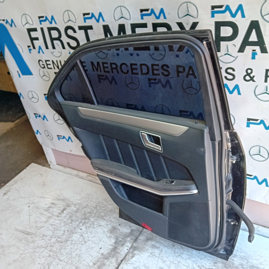 MERCEDES E-CLASS W212 PASSENGER REAR DOOR NSR BLACK 2014 COMPLETE FMD466