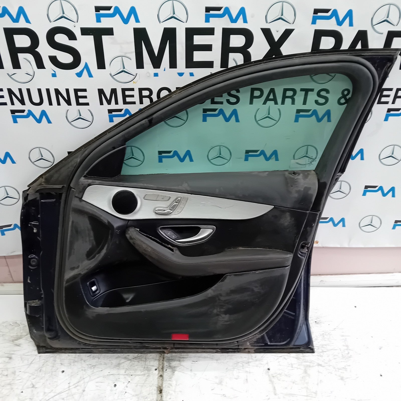 MERCEDES BENZ C-CLASS W205 DRIVER SIDE FRONT DOOR O/S/F  BLUE FMD132