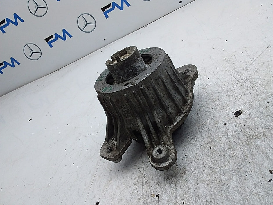 MERCEDES BENZ  E-CLASS  W213  ENGINE MOUNT LEFT NS A2132400500 FMR343