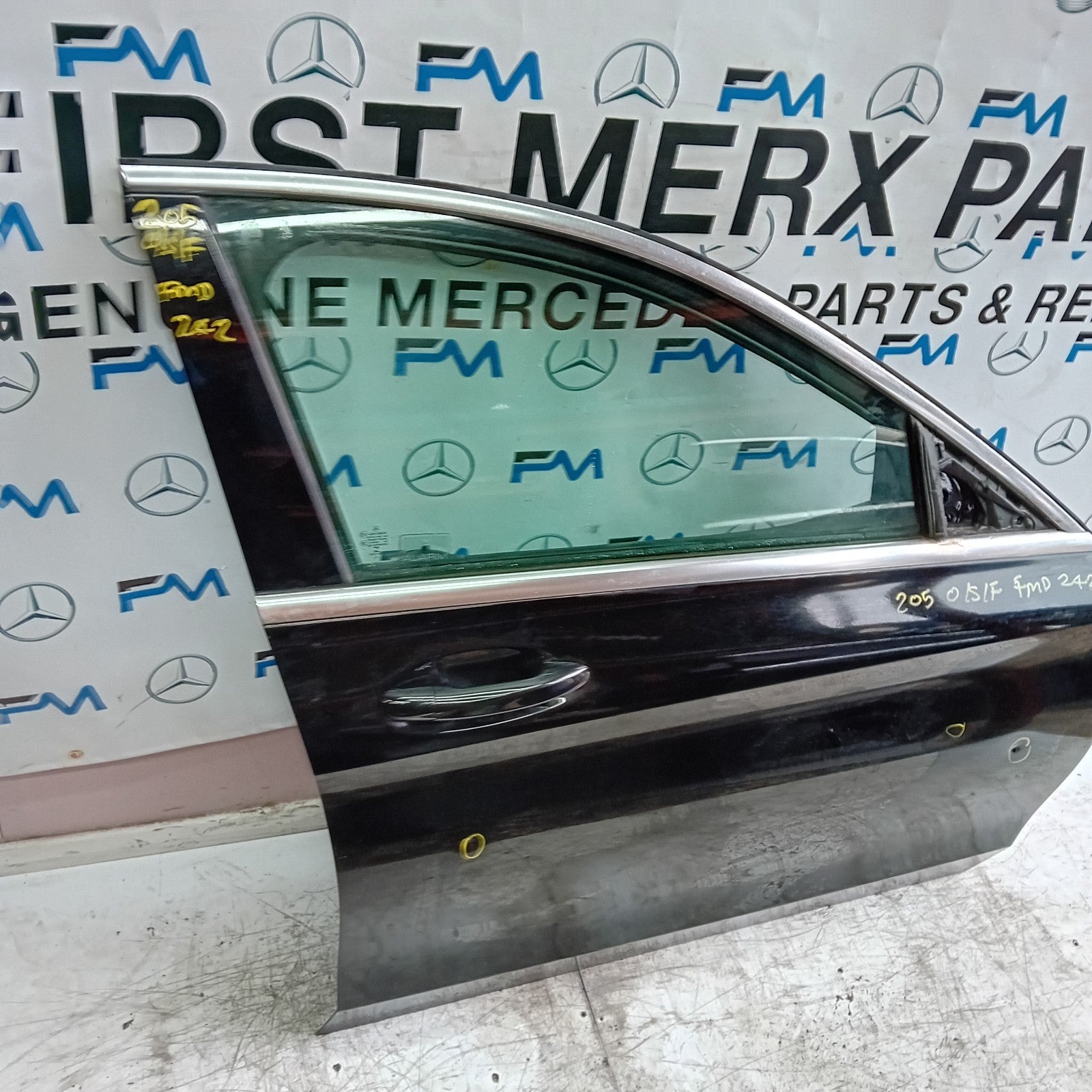 MERCEDES C-CLASS W205 SLN DRIVER FRONT DOOR OSF BLACK 2014 ON COMPLETE FMD242