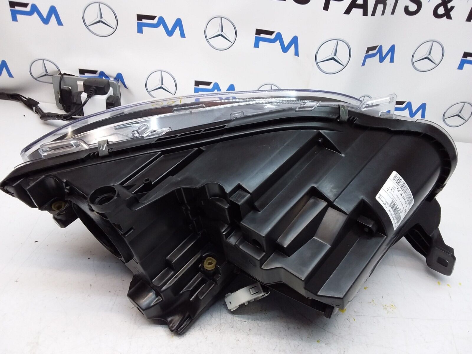 MERCEDES-BENZ W166 GLE PASSENGER NS  HEADLIGHT A1668204256 FMH77 LED INTELLIGENT