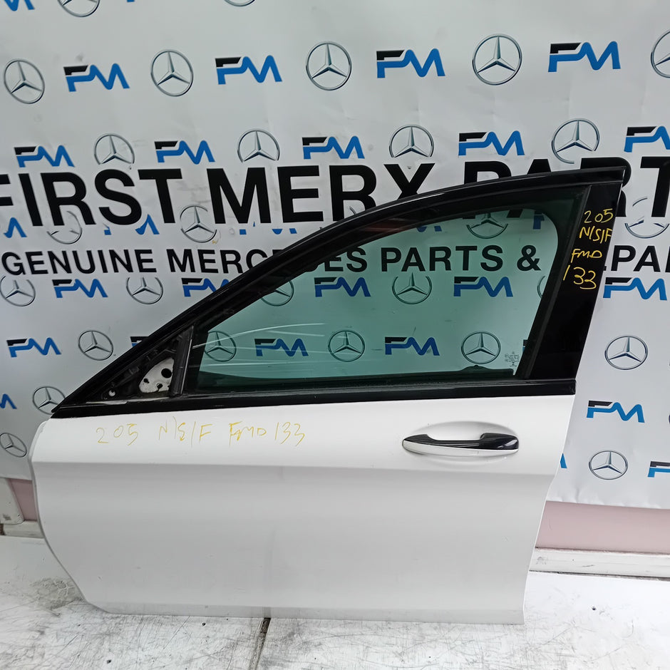 MERCEDES BENZ C-CLASS W205 PASSENGER SIDE FRONT DOOR N/S/F  WHITE FMD133