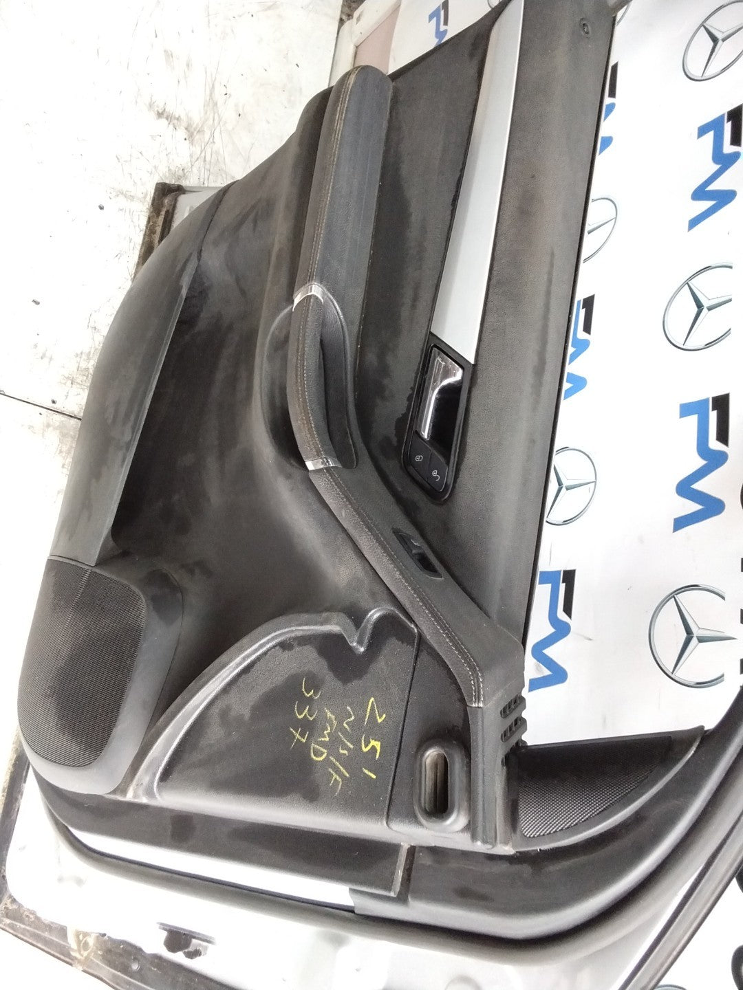 MERCEDES R-CLASS W251 PASSENGER FRONT DOOR NSF SILVER 2005-12 COMPLETE FMD337